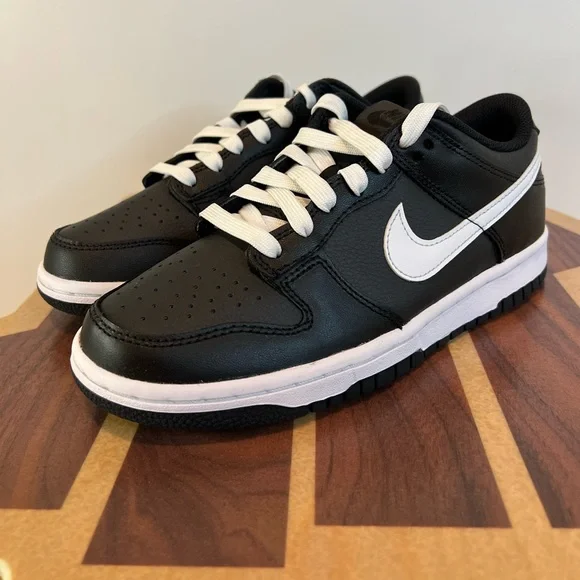 Nike Dunk Low - Picture 1 of 8